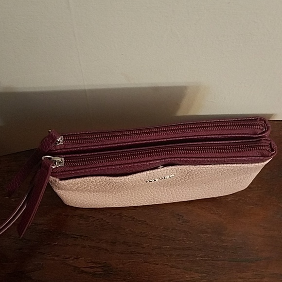Nine West Wristlet - Picture 3 of 5